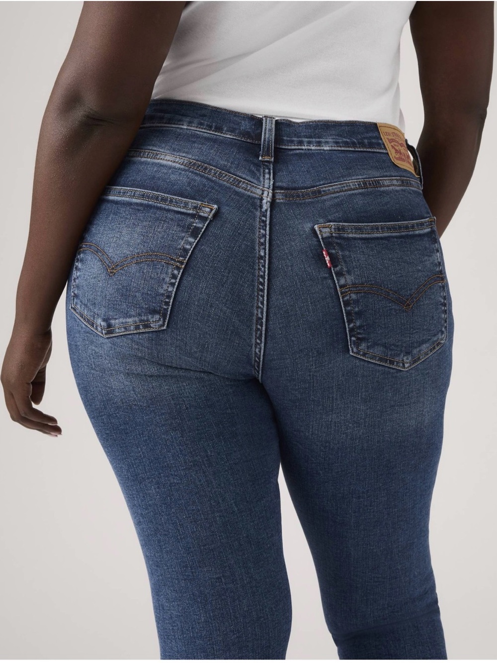 🌸. Levi's Women's Dark Blue High-Rise Skinny Jeans